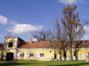 Belső udvar (2004)