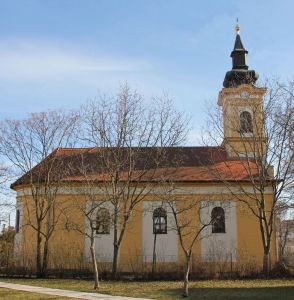 A templom oldalról