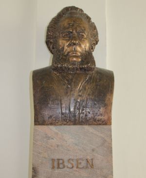 Bekescsaba ibsen haz 09.jpg