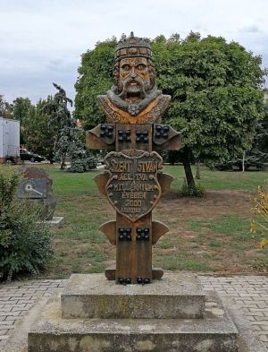 Mehkerek szent istvan szobor.jpg