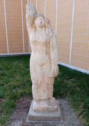 Bekescsaba integeto szobor 04.jpg