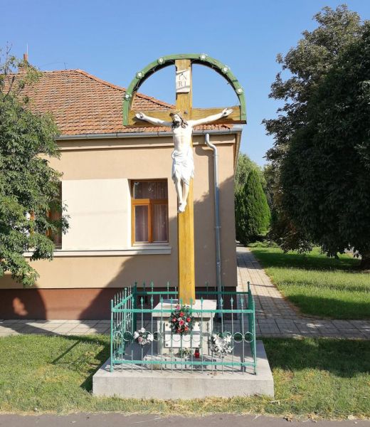 Fájl:Bekescsaba szarvasi uti kereszt 01.jpg