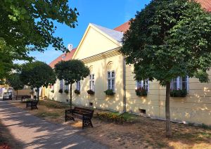 Mezobereny wenckheim fejervary kastely 01.jpg