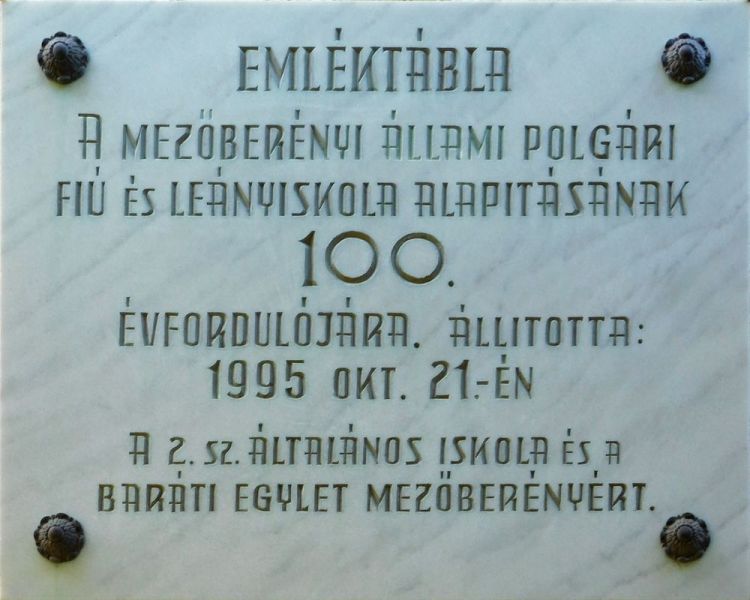 Fájl:Mezobereny polgari iskola emlektabla.jpg