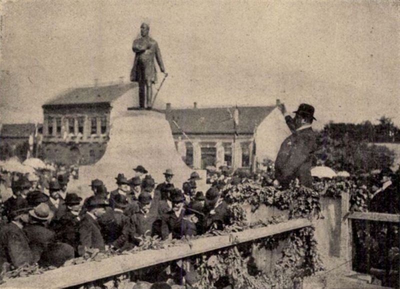 Fájl:Bekescsaba kossuth szobor 02.jpg