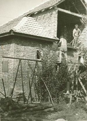 Kondoros oncsa hazak 04.jpg
