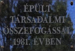 Bekescsaba kazinczy iskola emlektabla 02.jpg