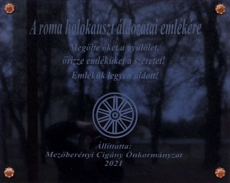 Fájl:Mezobereny roma holokauszt emlektabla.jpg