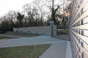 Bekescsaba holokauszt emlekmu 01.jpg
