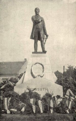 Bekescsaba kossuth szobor 03.jpg