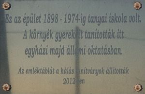 Bekescsaba kismegyeri fatornyos iskola emlektabla.jpg