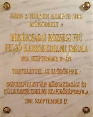 Bekescsaba kereskedelmi iskola emlektabla.jpg