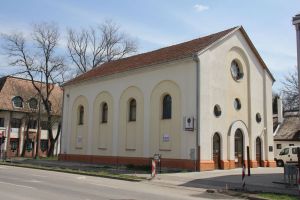 Bekescsaba ortodox zsinagoga 01.jpg