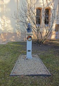 Koppányi Gyula szobra