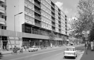 Forgalom a mai sétálóutca területén