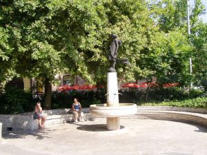 Ivókút a sétálóutca elején (2004)