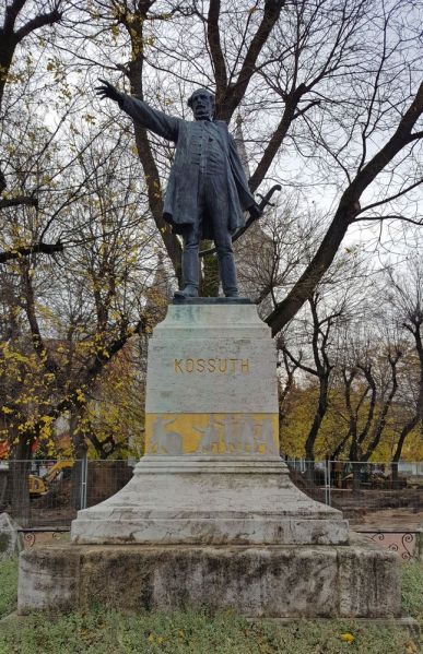 Fájl:Oroshaza kossuth szobor 01.jpg