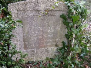 Péterfi Andor (1915) síremléke (9)