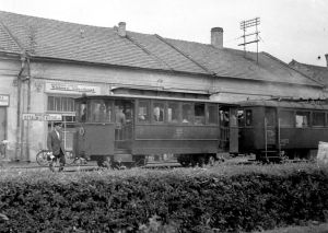 A Sztálin úti (ma Andrássy út) kitérő kisvasúti szerelvénnyel