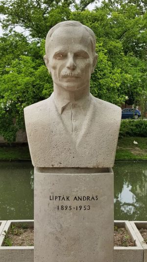 Bekescsaba szoborsetany 03.jpg