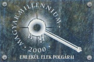 Elek millenniumi emlektabla.jpg