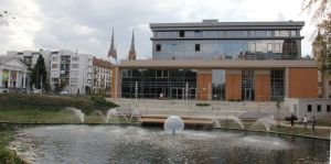 Csabagyongye kulturalis kozpont 01.jpg