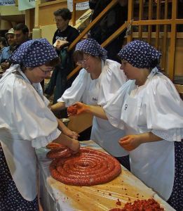 Takácsné Olasz Irén, Diósné Csontos Julianna és Litauszky Magdolna könyvtáros csapata a 2004-es versenyben