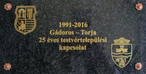 Gadoros torja testvertelepules emlektabla.jpg