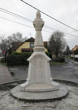 Bekescsaba szentharomsag oszlop 01.jpg