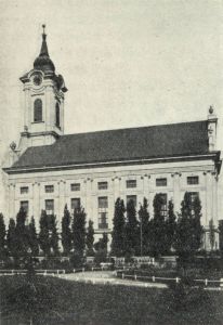 A templom oldalról